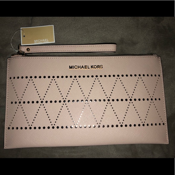 Michael Kors Handbags - ❌SOLD❌ Pink Michael Kors Clutch